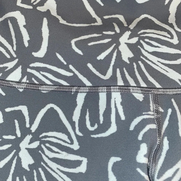 Athleta Elation Textured 7/8 Tight in Floral Sketch Minimali - Picture 2 of 4